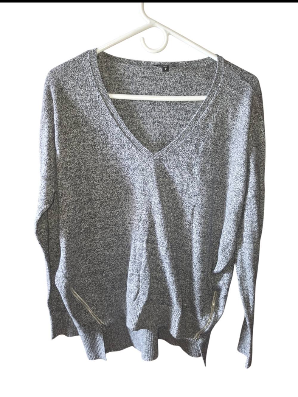 4/8/122. Express Gray V-Neck Women's Sweater with Zip Pocket Details